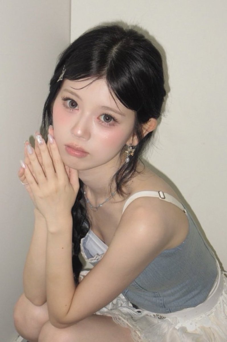 Shimanizi45's tweet photo. リクの谷間見て興奮してるの💕
この下にもっといいのあるのに💕
#なりきり　#イメプ https://t.co/rwaVamxBbt