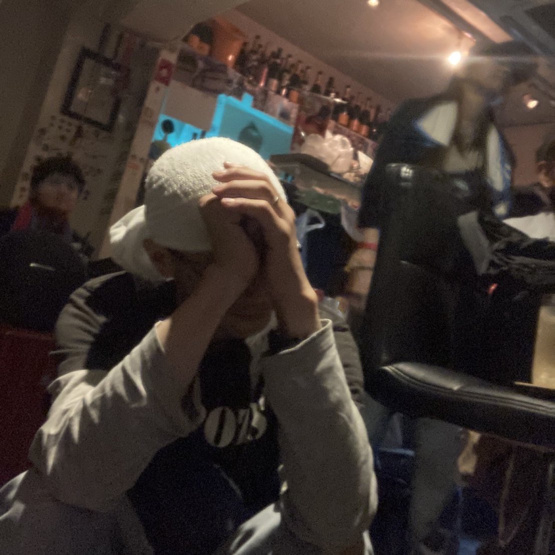 num220's tweet photo. 良い夜でした。
マスターののんぺくん、
フードを出してくださったカズさん、
ご一緒いただきました演者様、
おいでくださったお客様、
お気持ちにお留めくださっていた皆様、
どうもありがとう。

＃少し飲みすぎたらしい
＃少しだけですよ

＃次回の関西は10月です
＃それまでにフラッと行くかも https://t.co/74H9USIg4Q
