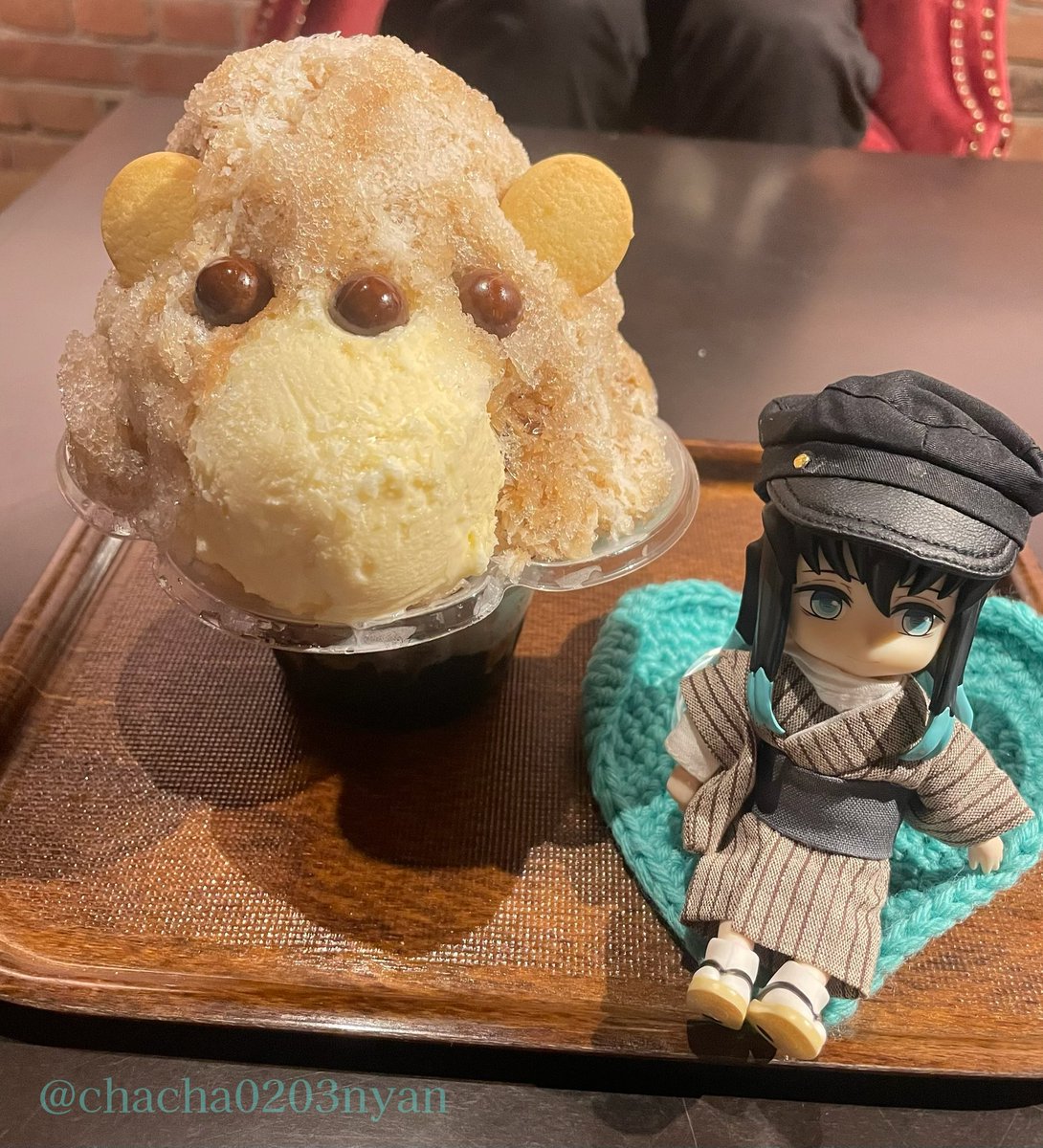 chacha0203nyan's tweet photo. コラボ終わったけど年パス買った村民なので明治村行ってきました🥰
何もコラボやってない時は心穏やかに回れるけど前にむいきゅんいた場所に不在で寂しいのでアクスタむいきゅんと楽しみました🩵
コラボしてた時に初挑戦した射的は意外と上手いと言われたので調子に乗ってやってます😂 https://t.co/f8VxJHiEif