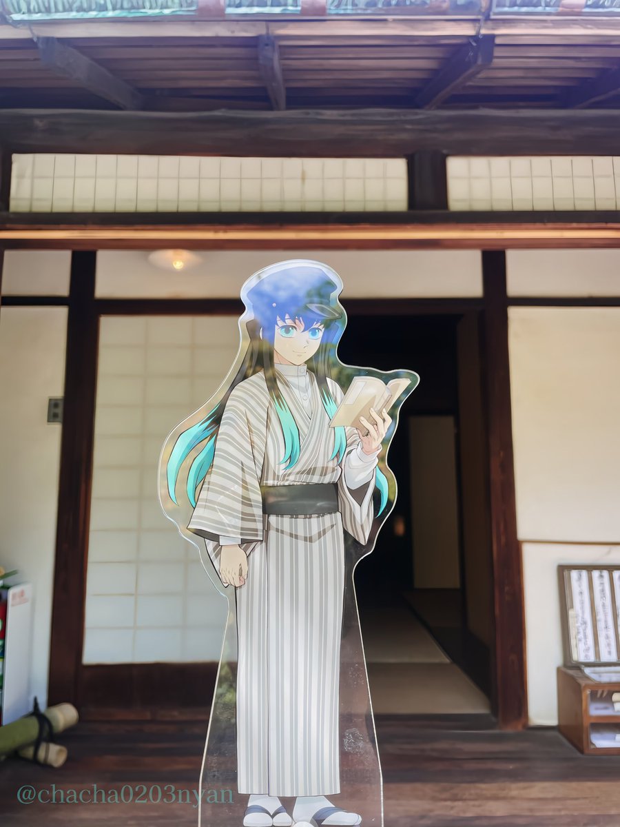 chacha0203nyan's tweet photo. コラボ終わったけど年パス買った村民なので明治村行ってきました🥰
何もコラボやってない時は心穏やかに回れるけど前にむいきゅんいた場所に不在で寂しいのでアクスタむいきゅんと楽しみました🩵
コラボしてた時に初挑戦した射的は意外と上手いと言われたので調子に乗ってやってます😂 https://t.co/f8VxJHiEif