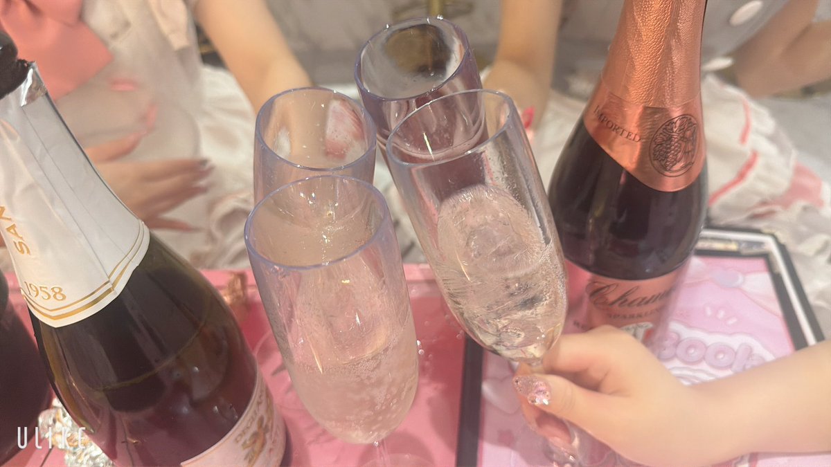 doku_chiwa's tweet photo. 飲んでます✌️
場所お声かけ待ってます🥺🙏
出来るだけ回ってます！

都内、新宿、池袋、秋葉原
お店の場所ココあるととても助かります🥹🙏

#コンカフェ #コンカフェ営業 https://t.co/wsXaMjBb4M