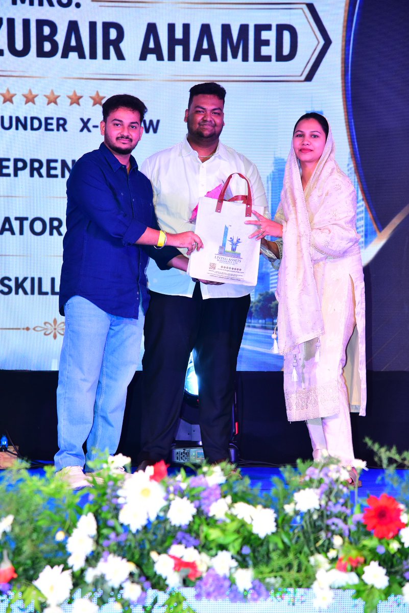 Living_Assets's tweet photo. WITH HEARTFELT THANKS, MS. ARSHIYA! 🌟❤️

Our sincere appreciation to Ms. Arshiya Zubair Ahamed, Entrepreneur • Educator • Soft Skills Trainer, for joining the 4th Anniversary Celebration of Living Assets Builders Pvt. Ltd. 🎉 https://t.co/K5ioeyhHSO