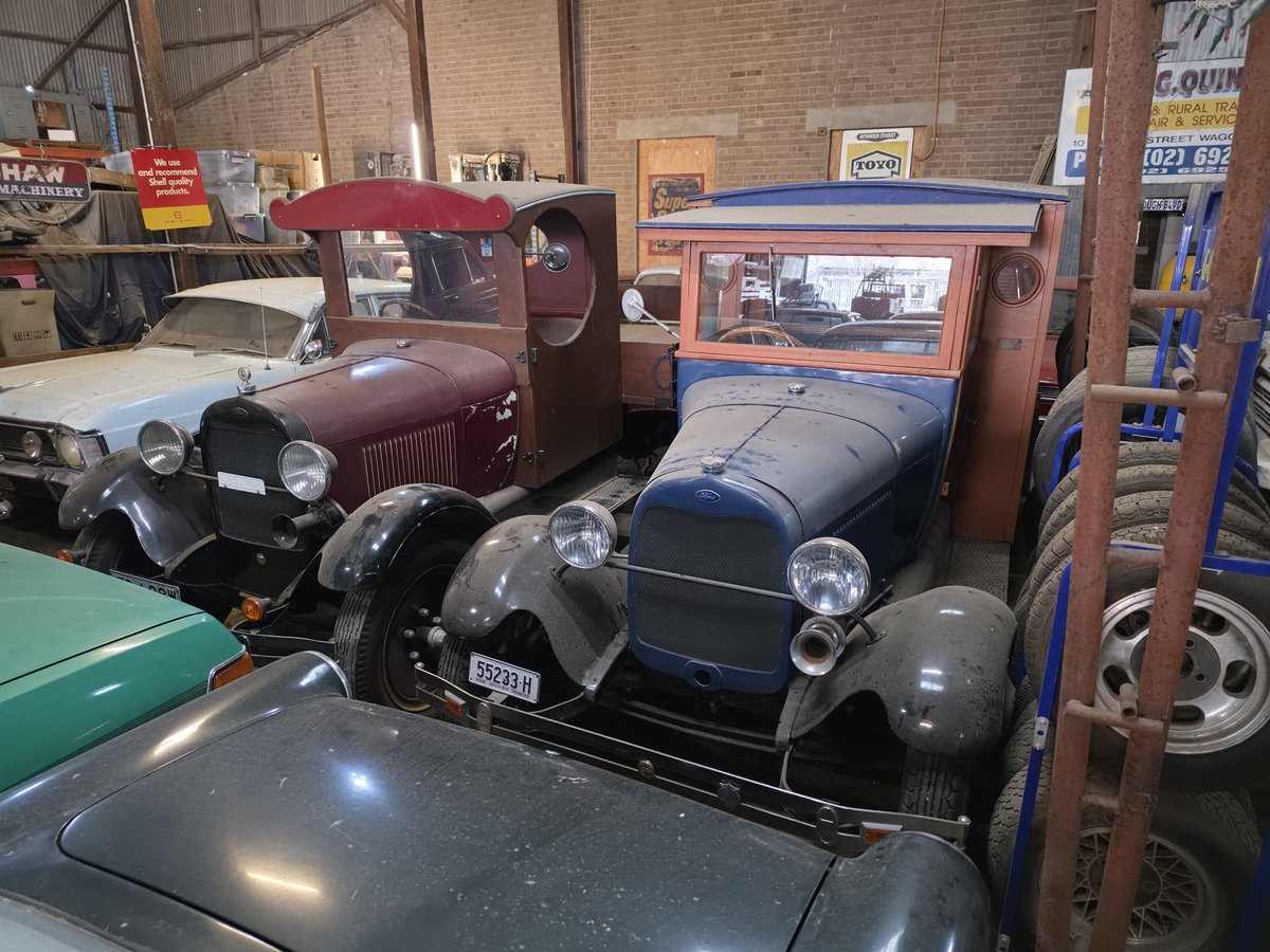AunzRailfan's tweet photo. 鉄道の街JuneeにてGasWorks Garage Museumを訪問。
館内には超ビンテージっぽいバスらしき車を含め、旧車が所狭しと展示されてました。
ストリートビューで敷地内(屋外)に旧型バスの姿が複数確認できたので展示に期待してましたが、三菱のトラックはありましたがバスの姿は確認できませんでした。 https://t.co/q1OmoDyceo