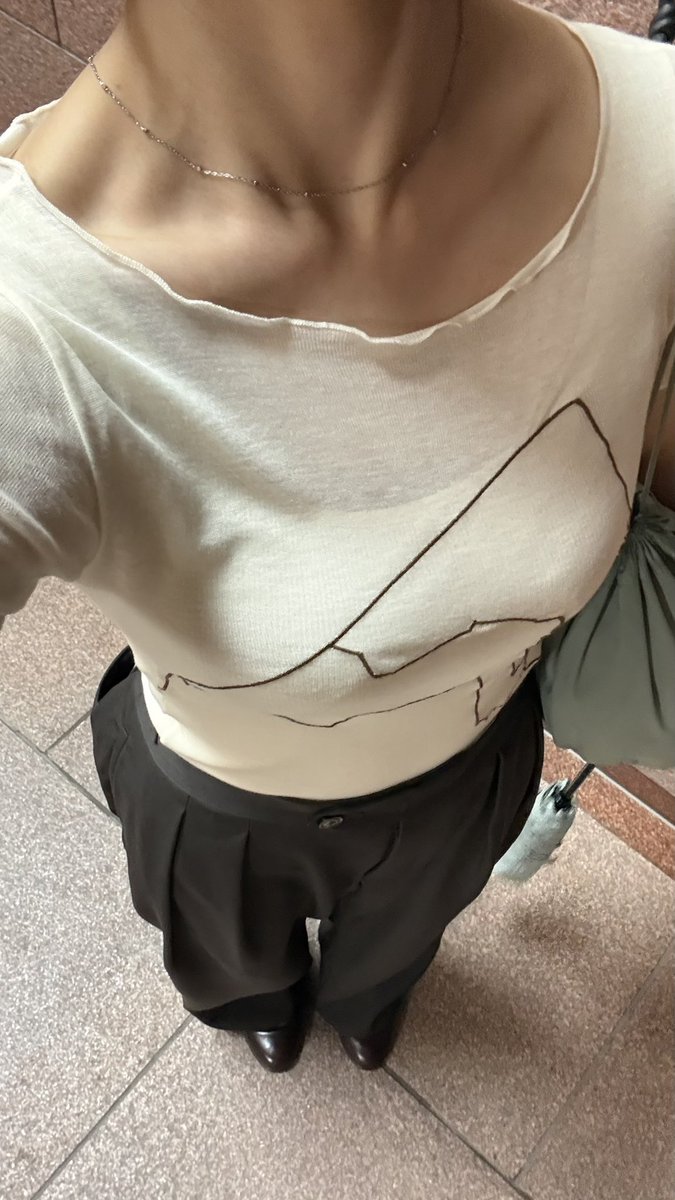 z____o159's tweet photo. baserangeのTシャツにneatのスラックスの組み合わせ好き👚🤎
お店を出る時に定員さんがありがとうございましたではなく、良い一日をって言ってくれる素敵なカフェ https://t.co/SPWqw8nZdH