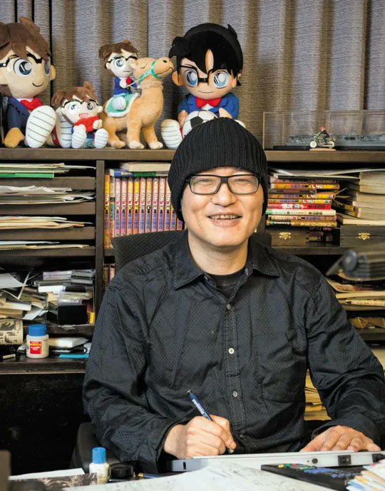 animeupdates's tweet photo. Gosho Aoyama, DETECTIVE CONAN creator, affirms he has already written the storyboard for the series' Final Chapter!

"When I was talking to Eiichiro Oda (the original author of 'One Piece'), we talked about how we're probably the only ones whose manga is turned into an anime every week."

"I've written the storyboard for the final chapter. Do you want to see it? (laughs)."