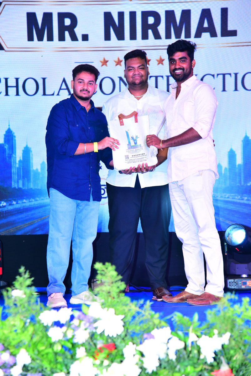 Living_Assets's tweet photo. A HEARTFELT THANK YOU, MR. NIRMAL! 🌟❤️

We sincerely appreciate Mr. Nirmal, Founder of Chola Construction &amp; Creator of Build With Nirmal – IG &amp; YT Influencer, for being part of the 4th Anniversary Celebration of Living Assets Builders Pvt. Ltd. 🎉 https://t.co/ebKEtKWtZl