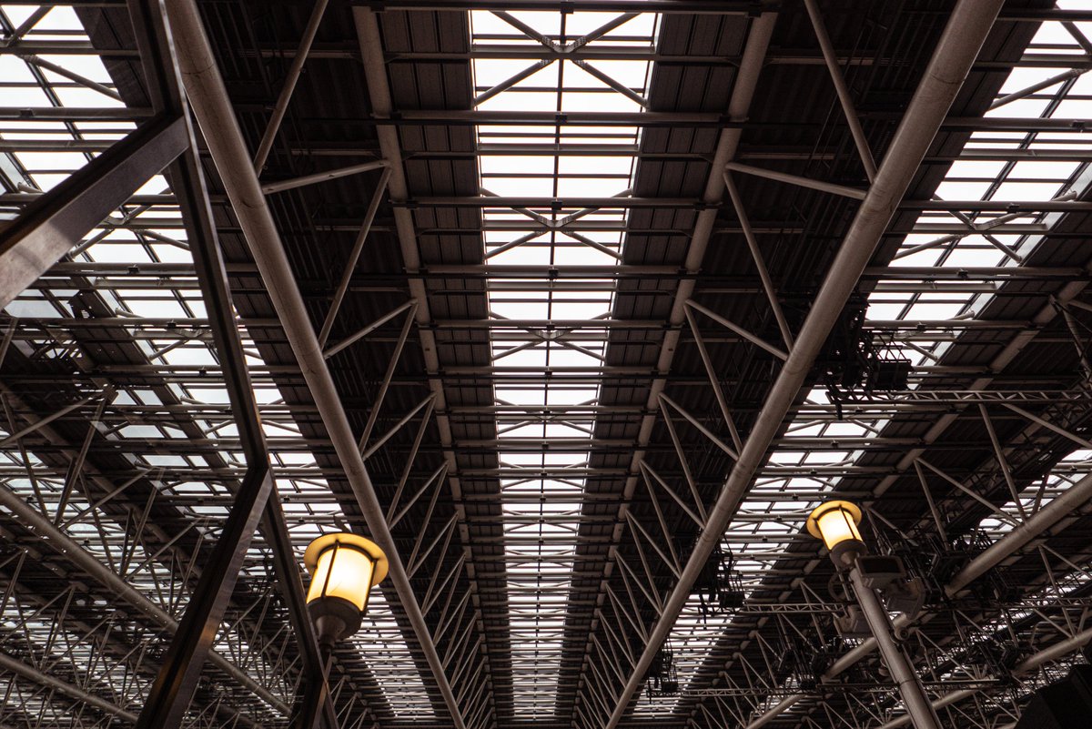 pya3_jp's tweet photo. 大阪駅の鉄骨美 https://t.co/crqHqfBopC