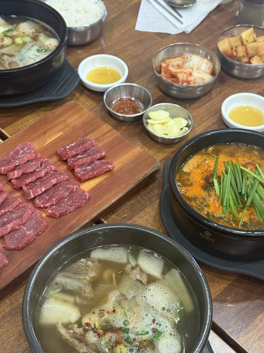 pigmenowzz's tweet photo. 나진짜 발바닥에 불나는줄 알았다 https://t.co/fmpj27CyI0
