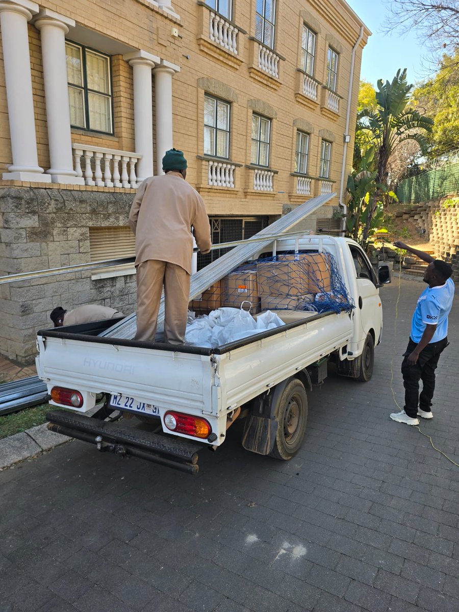 Rovertlogistics's tweet photo. Convenience isn't a luxury, it's a necessity
With Rovert Logistics' door-to-door delivery service, you don't have to worry about collections, border procedures, or transportation logistics
We handle every step while you focus on what matters most. Message us on +27767360695 https://t.co/mqjDC1XCvE