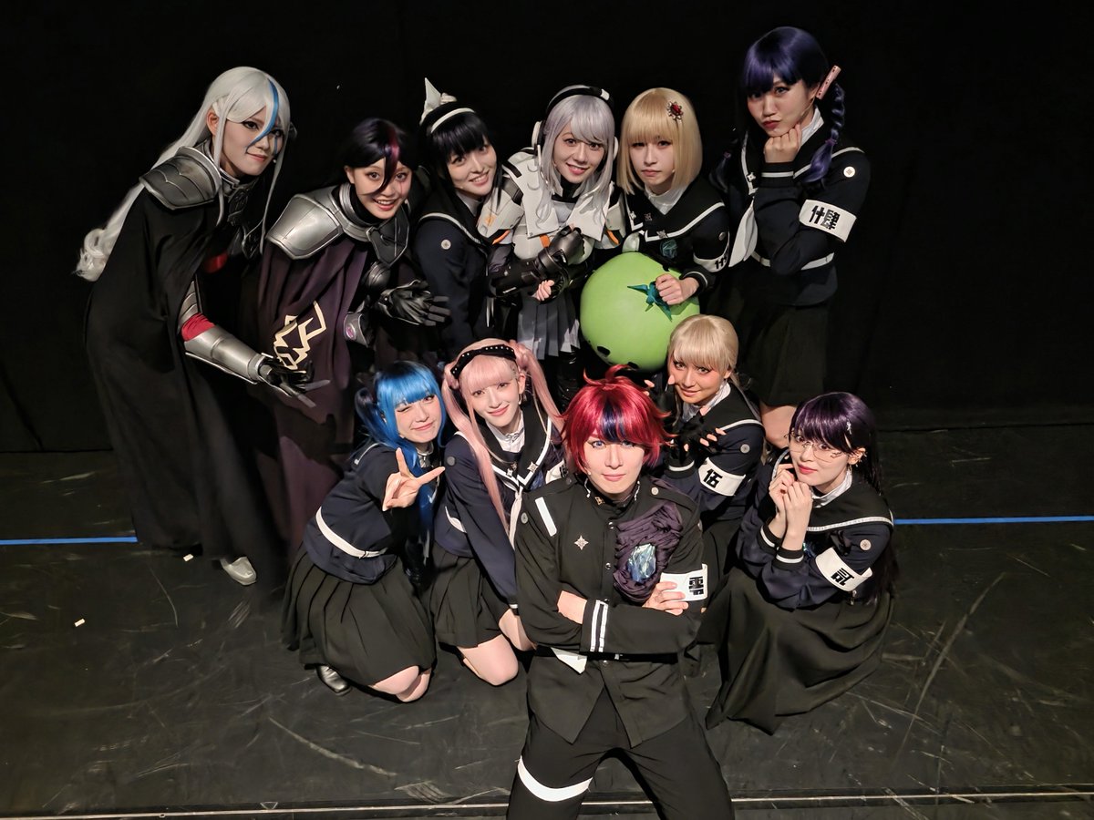 shinta1024's tweet photo. 極限選別演劇『HUNDRED LINE -最終防衛学園-』

大千穐楽。
ご来場、ご視聴いただき
ありがとうございました。

澄野拓海としてもっと
守りたかったものがたくさん。

守れなかった公演
辿り着けなかったルート
いつかリベンジしたいです。

魅力的な原作の力と
皆さんの応援のおかげで
今日を迎えられました。

素敵な原作を
是非プレイしてみてください。
#ハンドラ #舞台ハンドラ