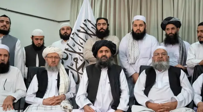 elburgado's tweet photo. Cinco años de talibanes: un régimen que pide sentarse a la mesa del mundo sin cambiar sus reglas en casa https://t.co/5HbONXq2C5 via @El Burgado https://t.co/2BQojnQkBU