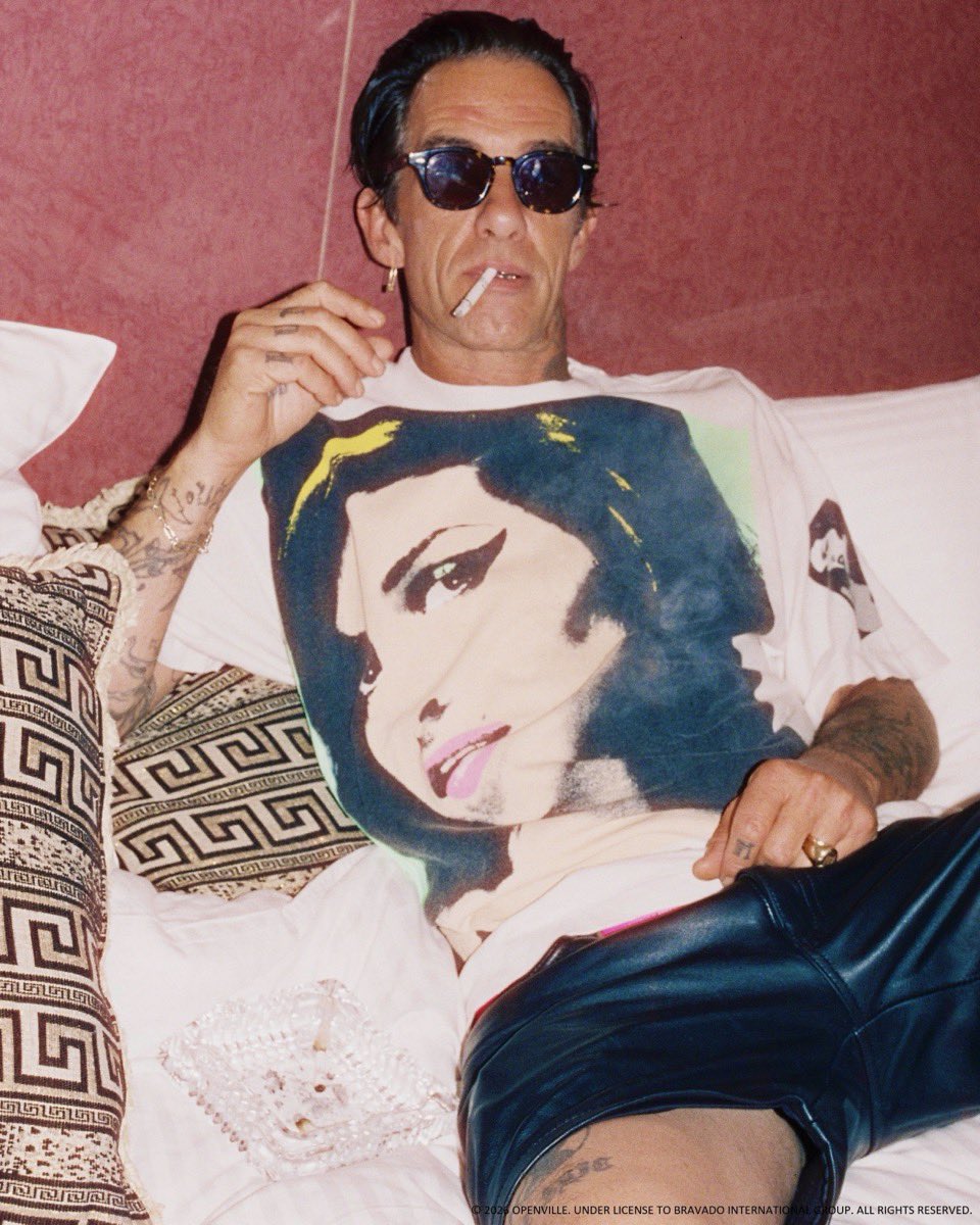 uptod4te's tweet photo. ©SAINT Mxxxxxx x Amy Winehouse 26FW 5th. Drop が国内8月22日（土）より発売 【 セントマイケル エイミー・ワインハウス 新作 】
https://t.co/1sMJBBMnIM https://t.co/CJRHOs2pwI