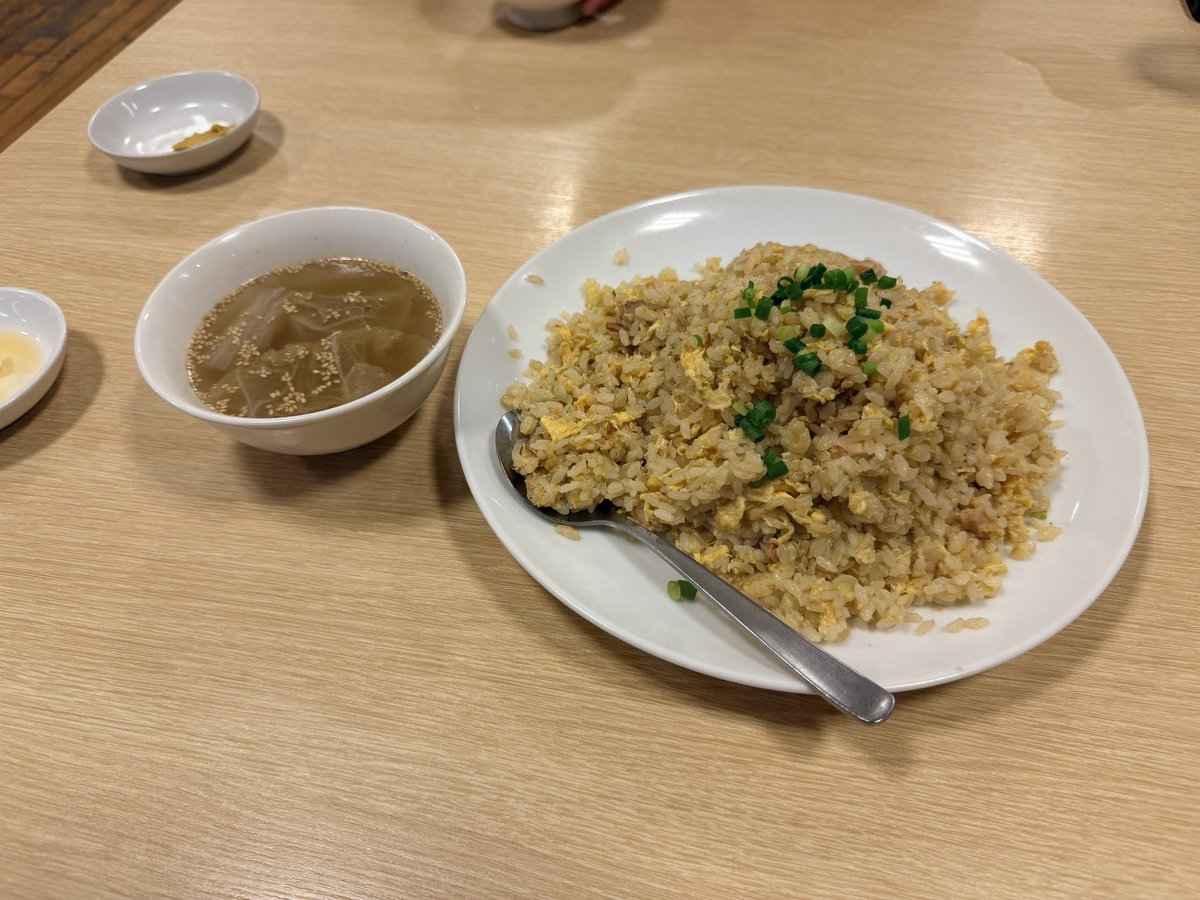 ichimitaka's tweet photo. 【#オモウマ 甲府市まで南下して、食べてみたかった店へ】
#中華ごはんかんざし 😅流石の人気店！お盆休み中の事もあり2時間並んだ
美味しく食べ！ボリューム満点で腹パンパン！ https://t.co/kzM9LVJGzF