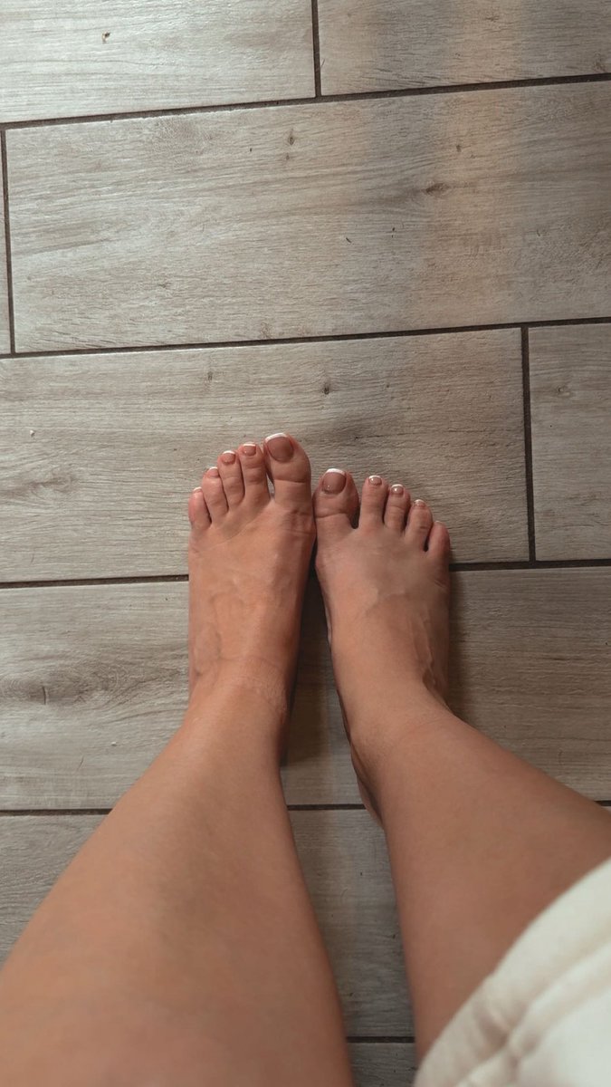 NicoleMacccc's tweet photo. Hello goons, fresh set paid by you ofc 🫵🏽💸

Silentsends findom paypigs slaves losers https://t.co/hGBFrJCSnt