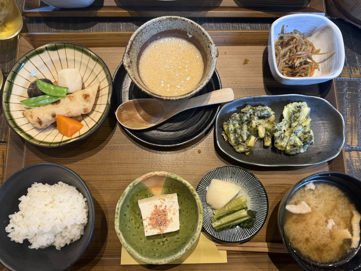 ito20230101's tweet photo. 食いまくり旅in軽井沢
ここはめちゃくちゃオススメ‼︎
必ず行く場所🍚

#御厨 https://t.co/a2lP0nnzWR