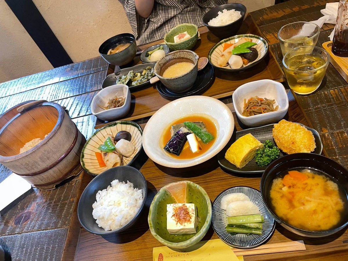 ito20230101's tweet photo. 食いまくり旅in軽井沢
ここはめちゃくちゃオススメ‼︎
必ず行く場所🍚

#御厨 https://t.co/a2lP0nnzWR
