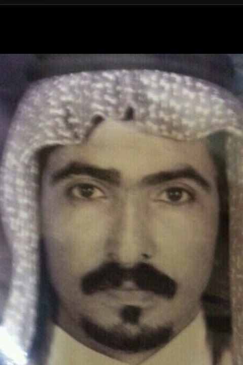 aldosee1's tweet photo. هذه الصورة من اقدم الصور للوالد رحمه الله في اول التسعينات الهجرية. https://t.co/lirNqOStjG