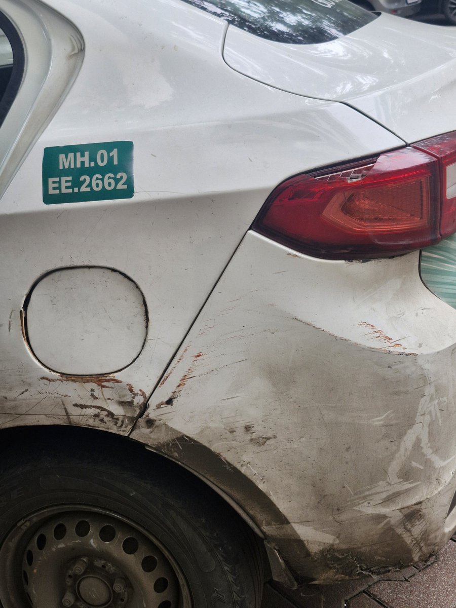 ChaiPeCharcha__'s tweet photo. @Uber @Uber_Support this car was dirty from outise and inside to this level that one cant even sit. I had a baby with me. When i requested the driver to keep car clean,he was quite rude saying he cannot spend on car wash everyday. This was your prime sedan car btw. https://t.co/cUrWpa52g3