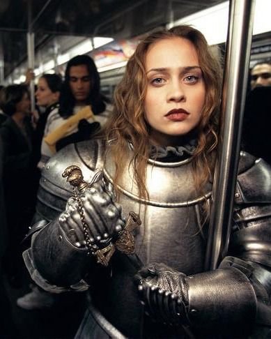 wendy_mustdiie's tweet photo. To be honest women in armor look better than men  in armor https://t.co/TbiollZZY0