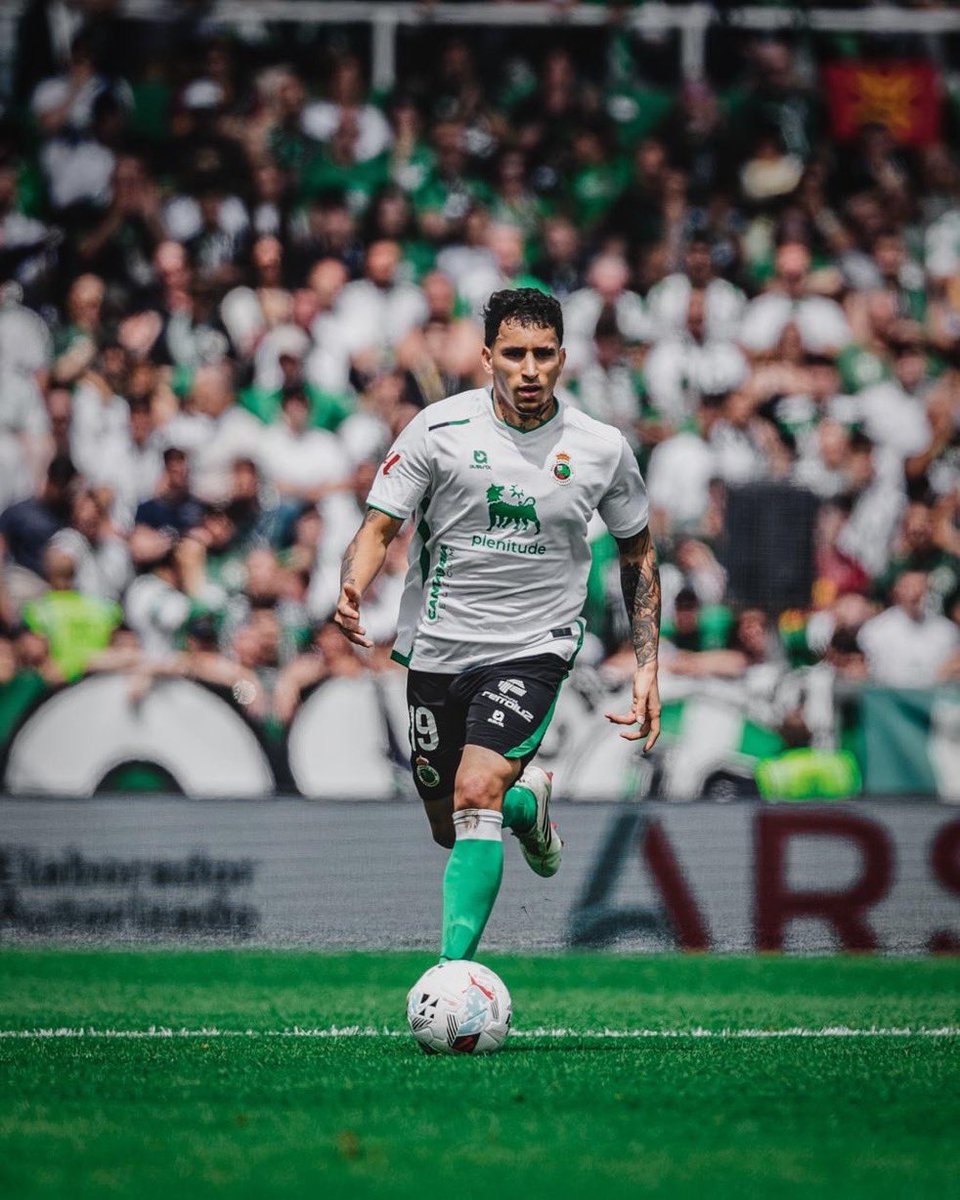 nicocadena_'s tweet photo. 🇨🇴 Gustavo Puerta 🆚 #Villarreal 🇪🇸

📌 2 remates
📌 SOLO ERRÓ DOS PASES EN TODO EL PARTIDO
📌 62 de 64 pases acertados
📌 3 pases claves
📌 100 % de efectividad en sus pases largos
📌 2 despejes
📌 2 intercepciones
📌 9 recuperaciones https://t.co/82LPSxtGSM