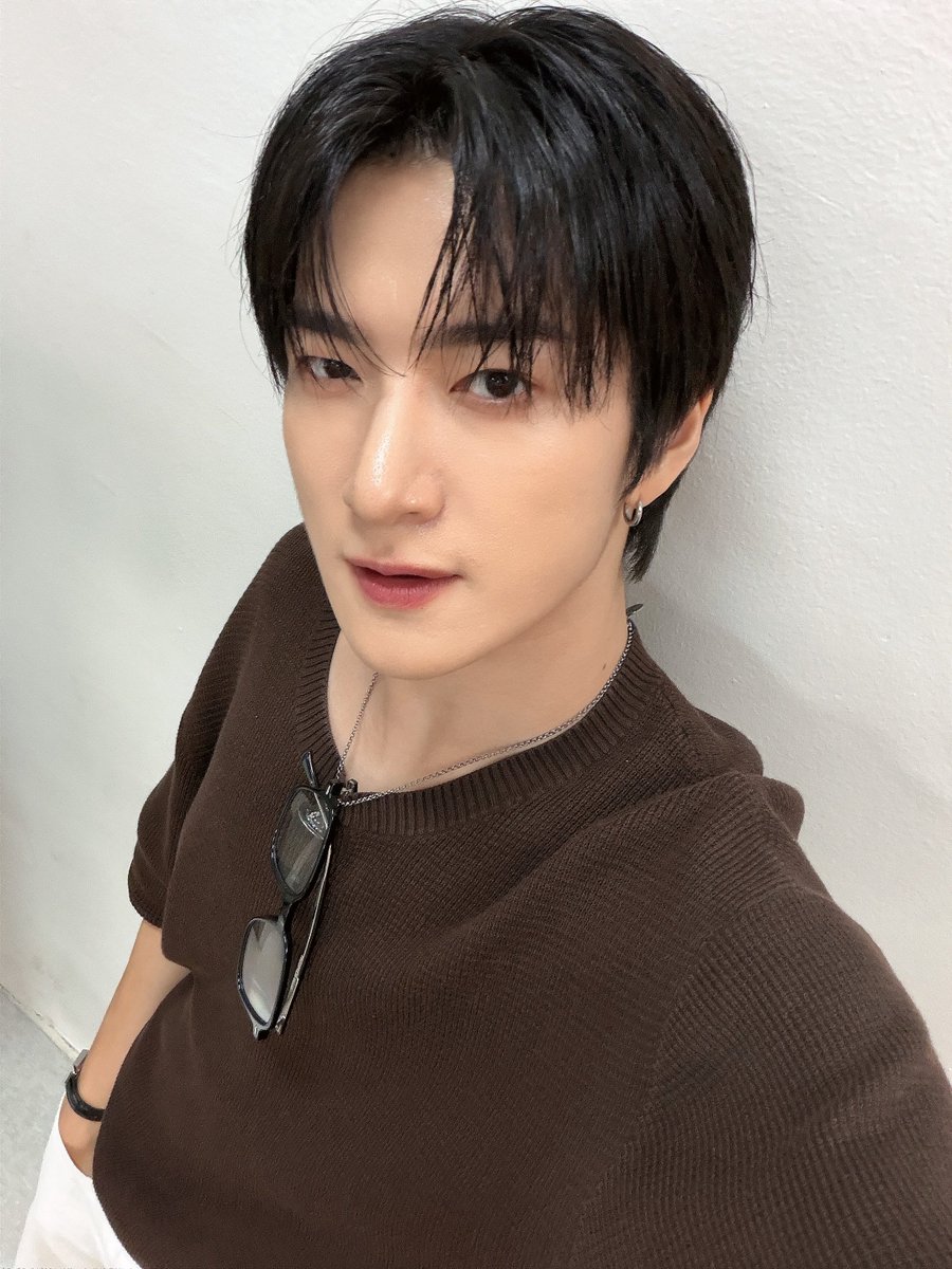 TRENDZ_OFFCL's tweet photo. [#윤우] 가을 오나?🐺🖤

#FROM_TRENDZ #TO_FRIENDZ #TRENDZ #트렌드지 https://t.co/HIoT4lk7sm