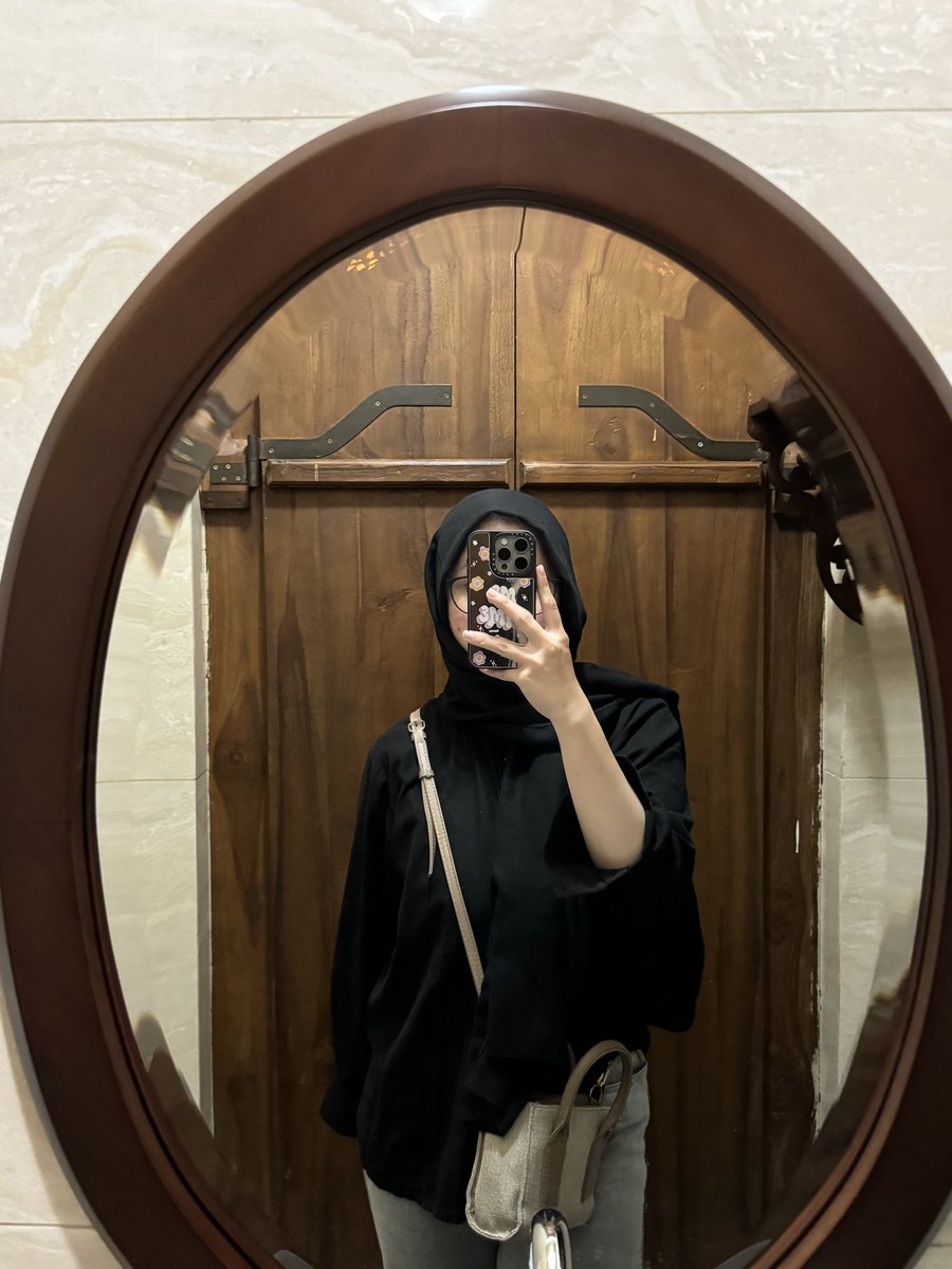 vousmivous's tweet photo. 💟 Blouse 
https://t.co/DORPOdTMKd
💟 Jeans
https://t.co/VPRkdTo16I
💟 Hijab
https://t.co/8SM8NYIZLk https://t.co/tocLbL1sHM