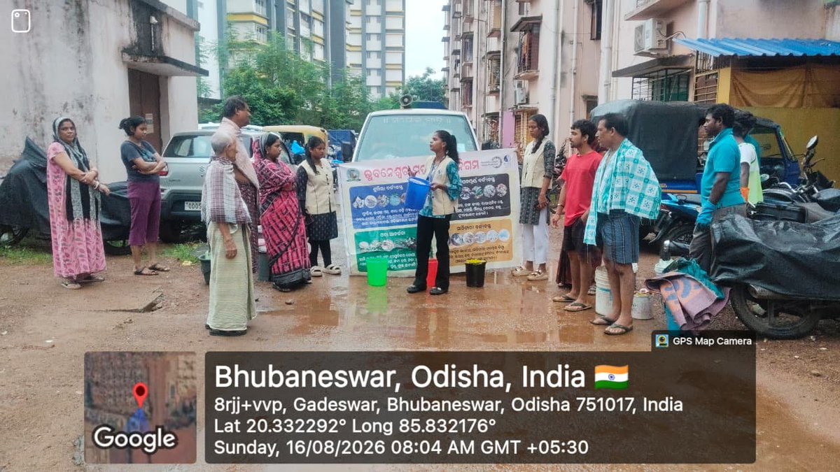 BMWV_BBSR's tweet photo. Team Basix conducted mass awareness on source segregation among residential communities and distributed GARIMA leaflets. 

@bmcbbsr 
@CMO_Odisha 
@HUDDeptOdisha https://t.co/cbiRX6XdGj