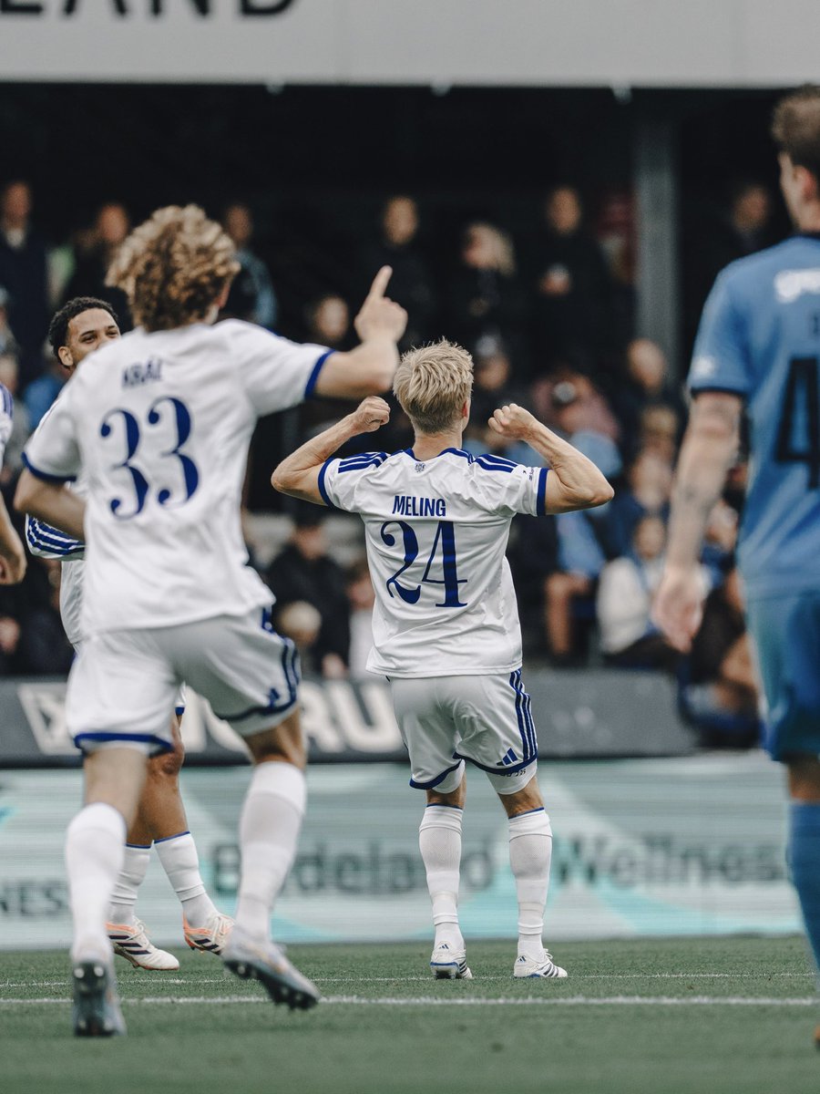 FCKobenhavn's tweet photo. BIRGER MELING igen! | 0-2, 14’ min
#RFCFCK #fcklive https://t.co/HTKbIvkGQb