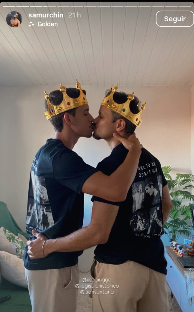 raresinais's tweet photo. o tanto de casal LGBT sendo feliz na registro histórico tour aquece meu coração. fandom lindo amor lindo❤️‍🩹 https://t.co/Kw50rS0LXj