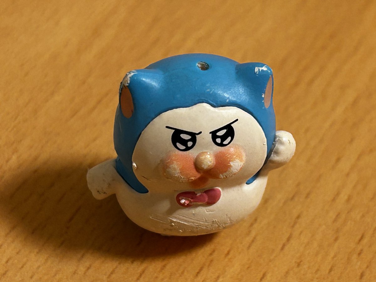 MiniJi0710's tweet photo. これは誰の猫���すか？千葉県浦安市の街中で拾われました
在路中間的落葉裡撿到 在找到失主之前我會保存好的 https://t.co/V3THFt5ZkK
