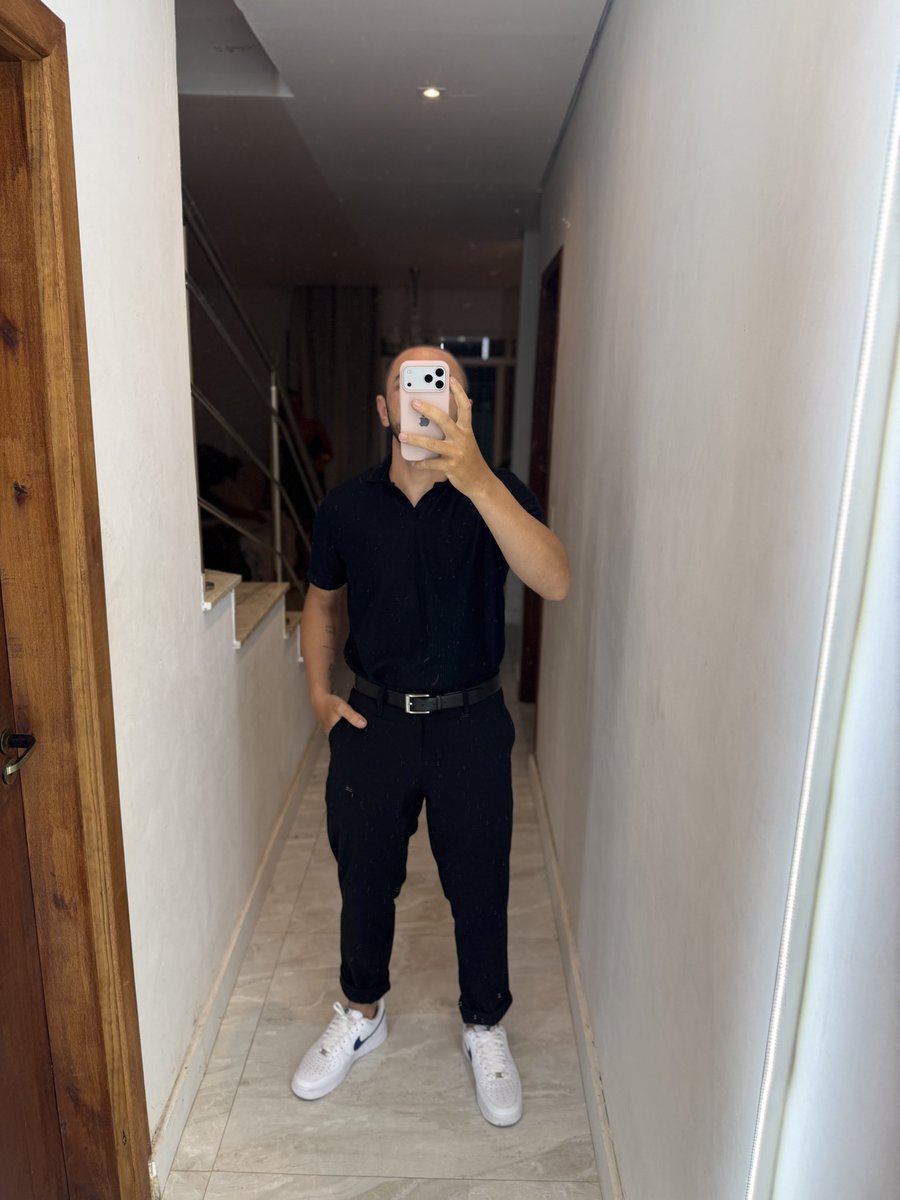jefffreitas0's tweet photo. Elegante elegância https://t.co/ggS8O9RJFR