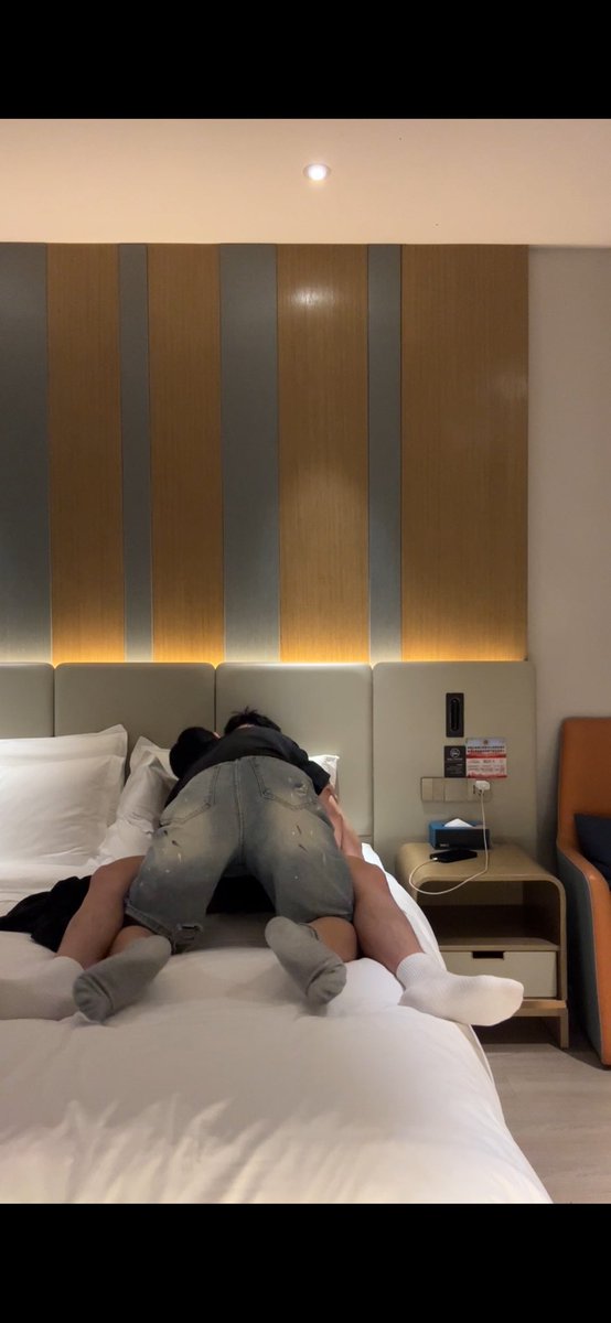 kk20220903's tweet photo. 拍了拍了
#情侣
#gay 
#做爱
#后入
#舌吻 https://t.co/guI3LOW45I