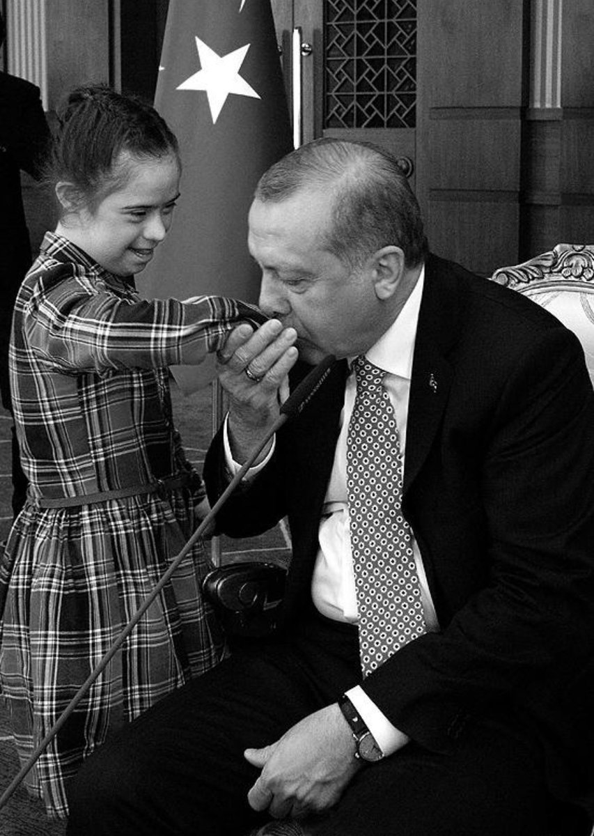 haticekaya0331's tweet photo. Cumhurbaşkanımızın himayelerindeki özel gereksinimli bireyleri topluma kazandırmak için maddi gücümüz kalmadı. 
#ÖzelEğitimKapanıyor
@RTErdogan @cbsbb @HMBakanligi @memetsimsek @tcmeb @Yusuf__Tekin @tcbestepe @iletisim @EmineErdogan https://t.co/GazRaVsp4T