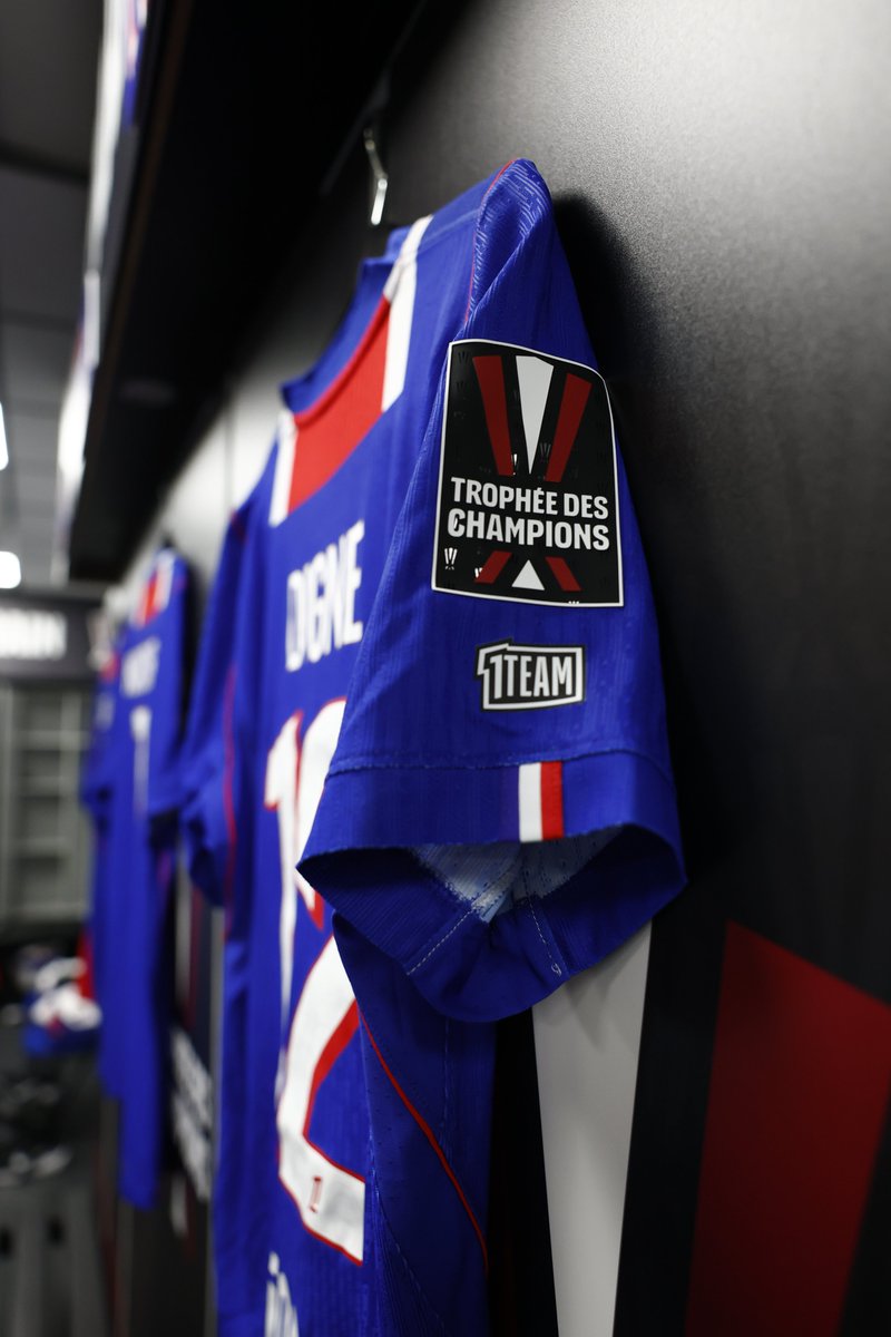 PSG_inside's tweet photo. Le vestiaire de nos Parisiens ! 👕👀

#RCLPSG https://t.co/M8FaIP8tVA