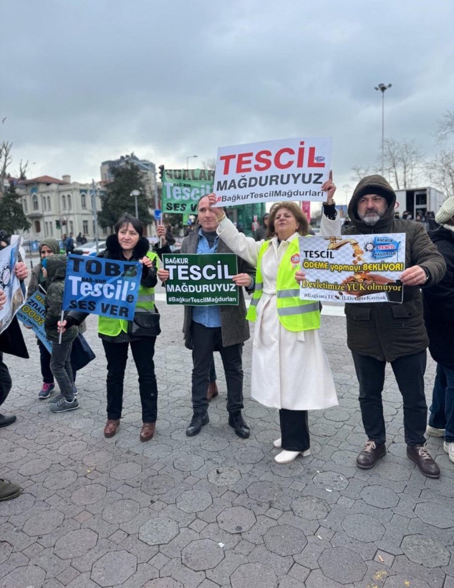 Mehmet2049238's tweet photo. ⁉️
𝐄𝐬𝐧𝐚𝐟𝐚 𝐬𝐨̈𝐳𝐮̈𝐧𝐮̈𝐳 𝐯𝐚𝐫.

#BağKurTescilMağdurları #EsnafaSözünüzVar

@Akparti

@RTErdogan @MevlutCavusoglu @bybekirbozdag @NumanKurtulmus @fuatoktay @varank @AvOzlemZengin @bayramsenocak @AvBehiye @halisdalkilic @HulusiSenturk @RumeysaKadak https://t.co/c7VK5LgoBA