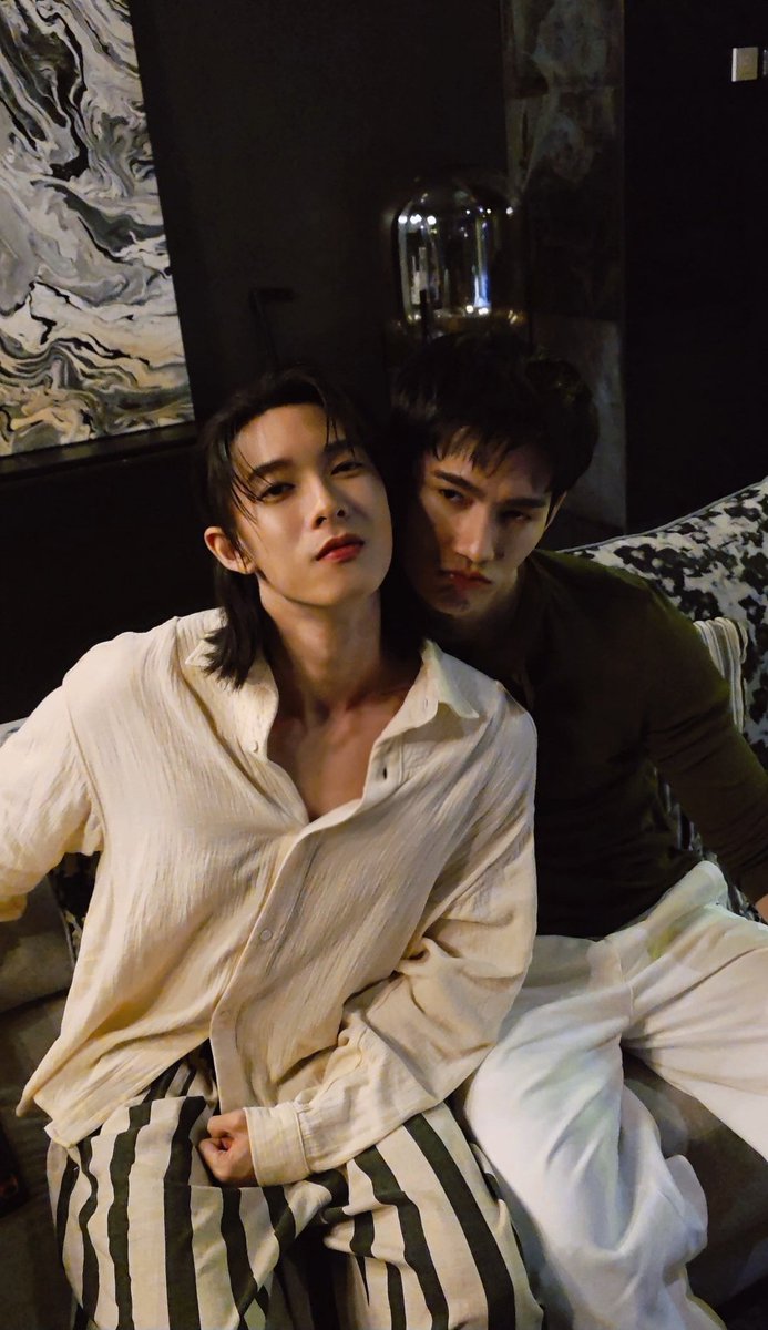 TheGrimLoverTH's tweet photo. Sleep tight, babe 🖤🤏🏻

#TheGrimLover 
#รักลืมตาย https://t.co/y3CLIK99LZ
