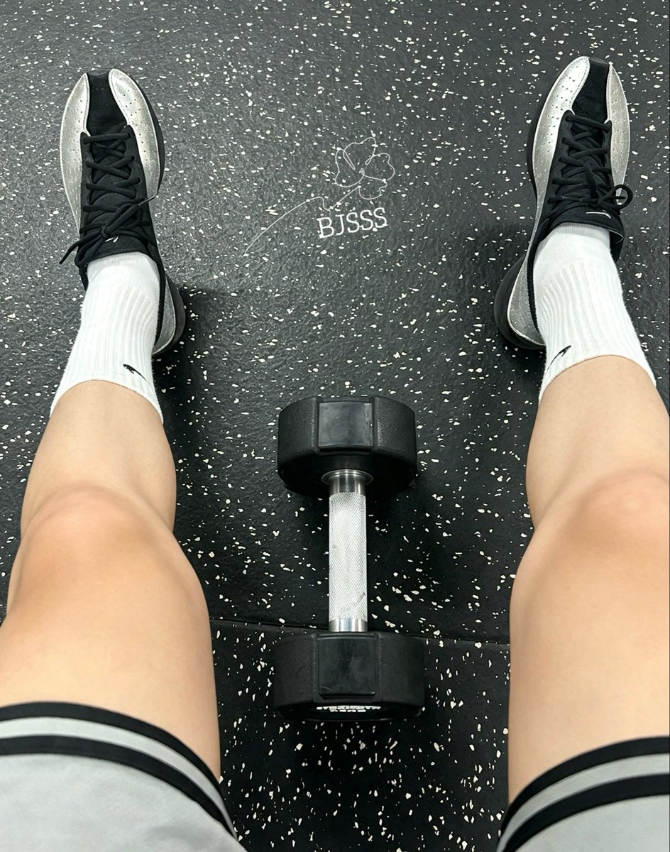 BUJISSS1's tweet photo. @happyins05 🦶🧠 https://t.co/6GQEdeLG4J
