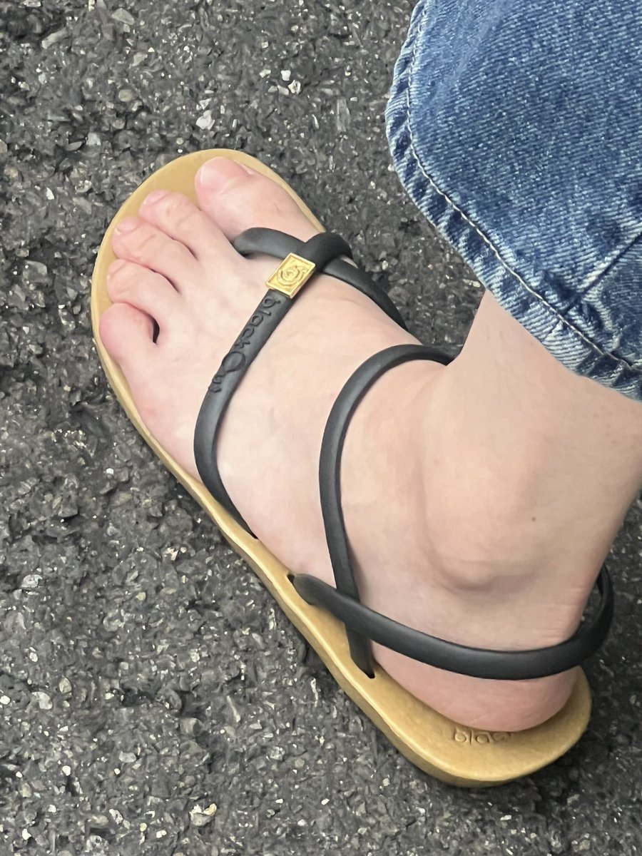 L0wQpics's tweet photo. #footfetısh 
#feet #foot #sole
#足裏
#玉足 
#足控 https://t.co/CgLV0joXGI