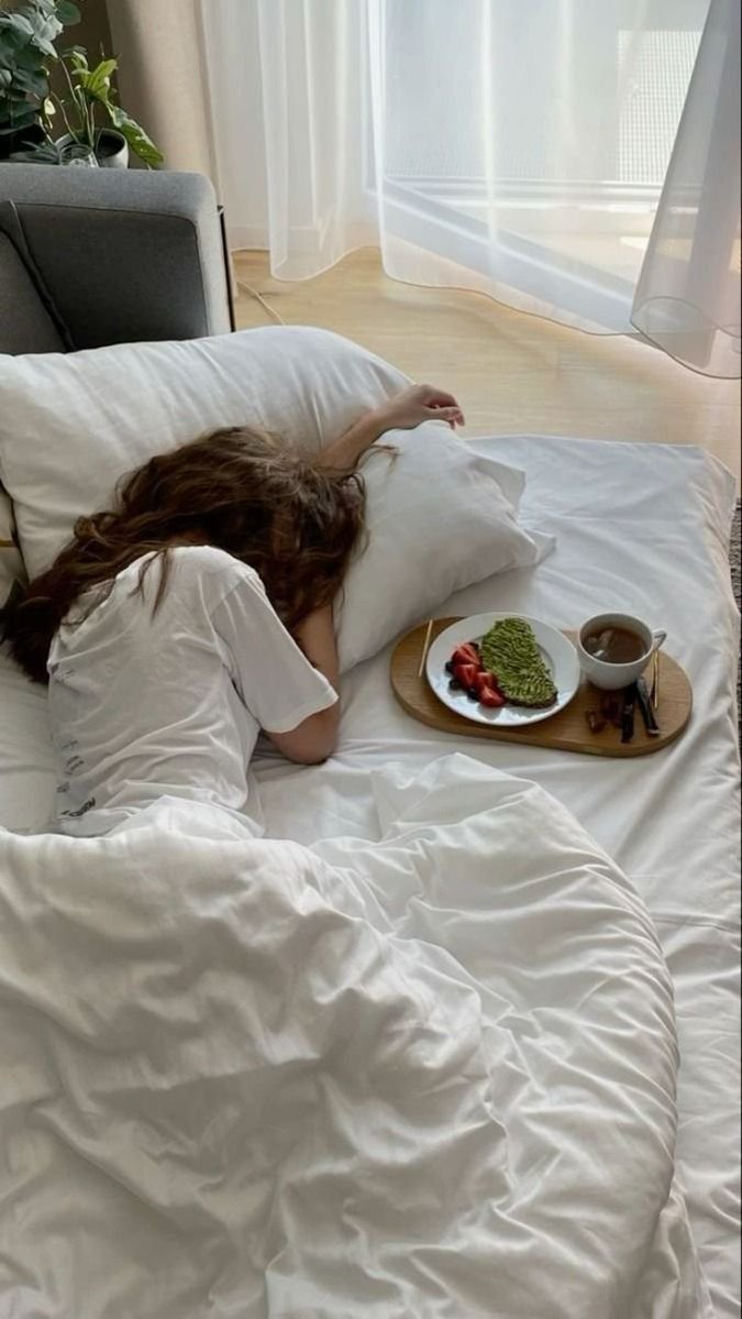 dommiebc's tweet photo. Venha buscar seu sobrinho, encontre uma Winter desfalecida na cama por conta do resfriado, cuide dela, veja seu sobrinho preferindo o vírus do que você.
Está é minha vida... 

@crozzwchr, quero aumento. https://t.co/LaVDlYn4xD
