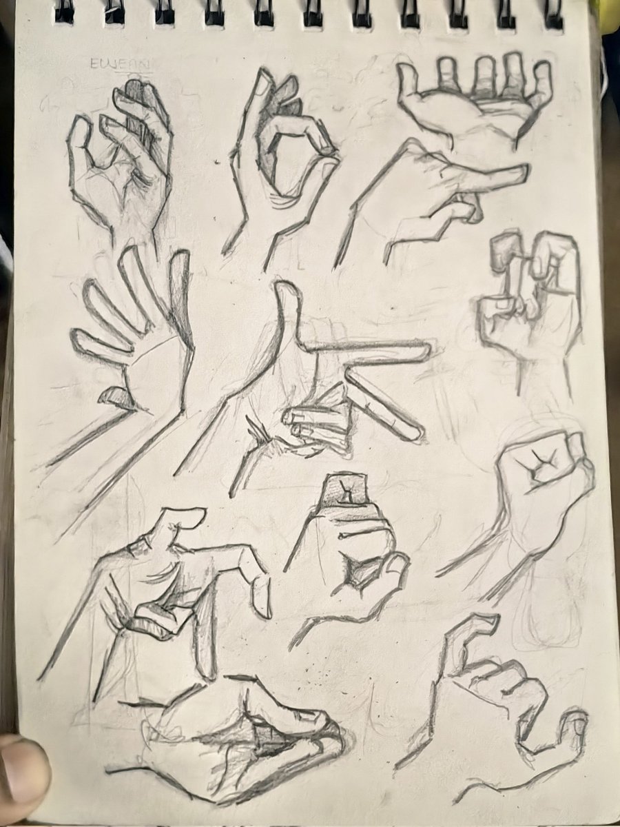 Kreiguana's tweet photo. (✏️) Poses &amp; Hands✨ https://t.co/9wKtuKyaHV