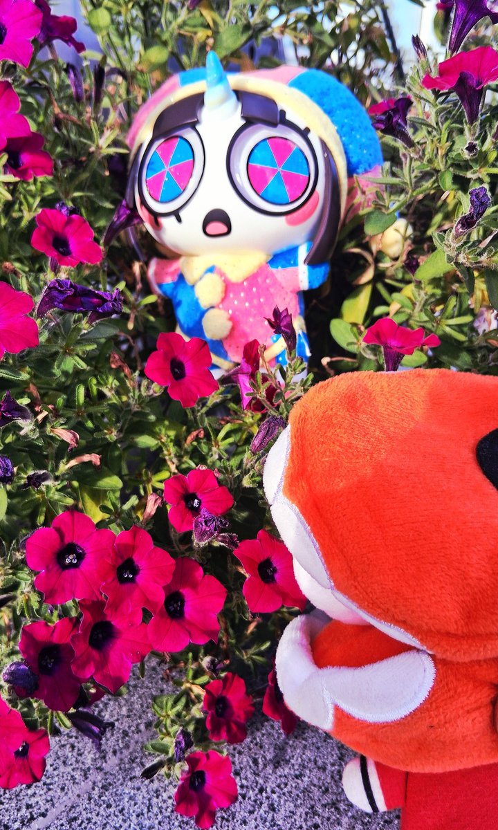 bloomsterz's tweet photo. Uh I guess it's possible!
#tadc #caine #unipom https://t.co/oqIVcPVukg