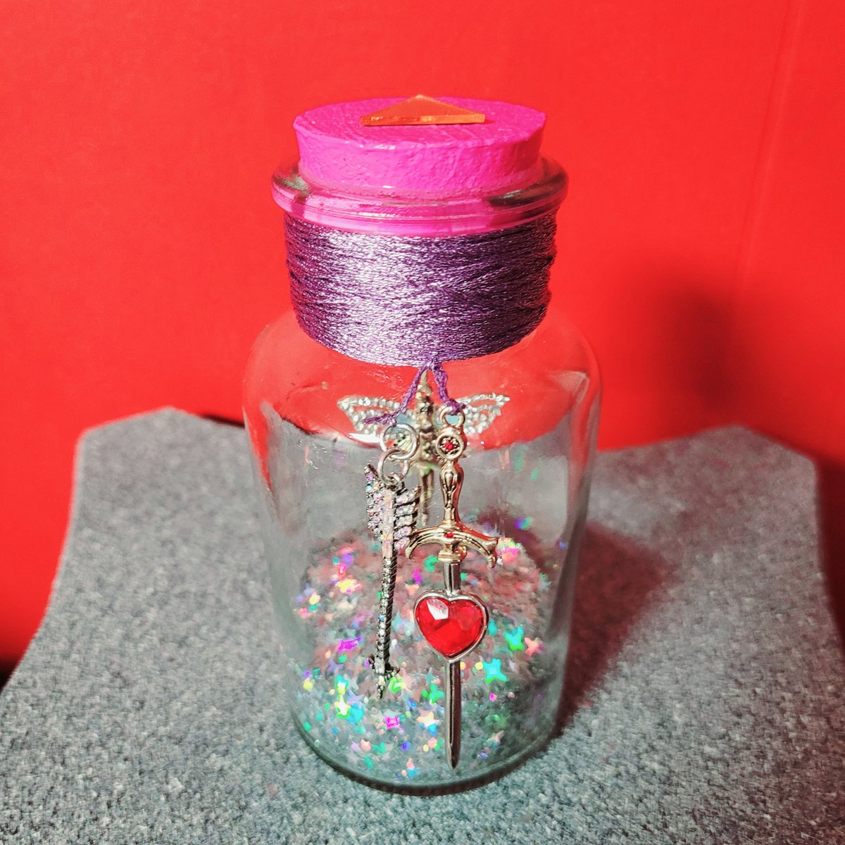 JamesGannonCom's tweet photo. The Bottles of Life 023: Fairy Bottle- Legend has it that if you carry a fairy with you on your adventures, it will revive you if you are slain in battle. Includes a sword and arrow imbued with the sacred power of light! 🧚🏼‍♀️🗡🏹❤️ #thebottlesoflife #artsandcrafts #bottle https://t.co/iQLz1oQsd8