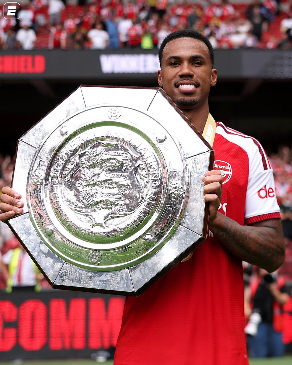 SportsCenterBR's tweet photo. 🇧🇷 O terceiro título de Gabriel Magalhães pelo Arsenal:

🏆 Premier League 25/26
🏆 Supercopa da Inglaterra 23/24
🏆 Supercopa da Inglaterra 26/27

👉 Assista o melhor do futebol inglês na ESPN pelo Plano Premium do #DisneyPlus.

#SuperCopaNaESPN #GabrielMagalhães https://t.co/8sB69VzkET