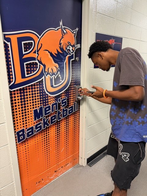 KamJohns1111's tweet photo. Move N 2 🔐  N!!!
Grand Beginnings!!!
@BU_Hoops @BakerAthletics @TrentScheer @TuckerArmstron4
@Josh_kelly04 @NAIAHoopsReport
#HeartofAmericaConference https://t.co/ZlU6Ionfnr