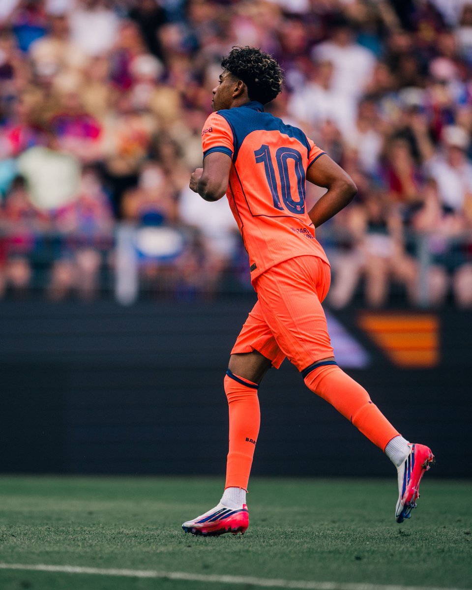 FCBarcelona_es's tweet photo. Llegar y besar el santo 🔟 https://t.co/Ft64pNG6pQ