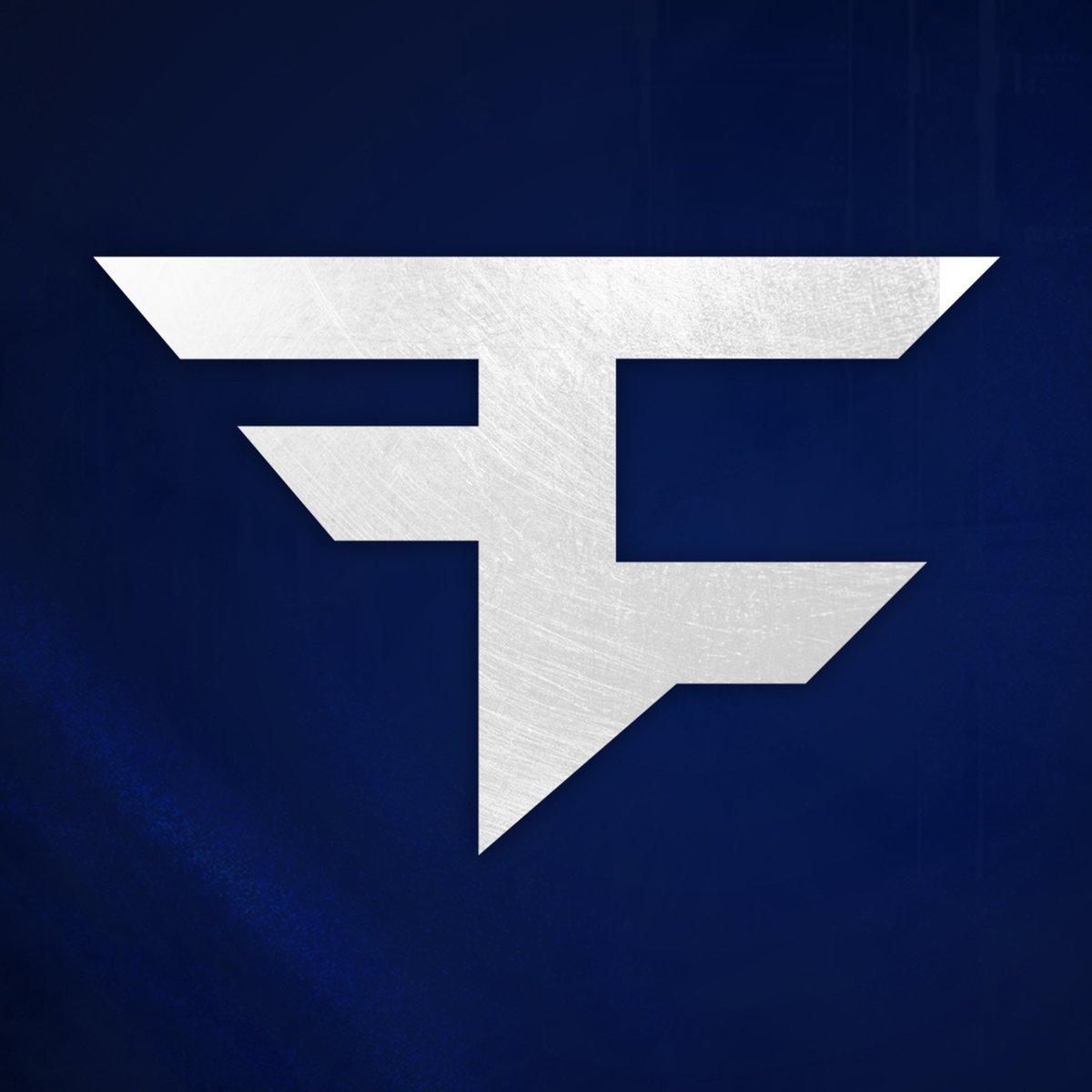 RazedEsport's tweet photo. 🚨 JUST IN: NAVI offered FaZe $800,000 for frozen, FaZe rejected the offer as they want $500,000 for him ‼️ https://t.co/45HLaCKlYj