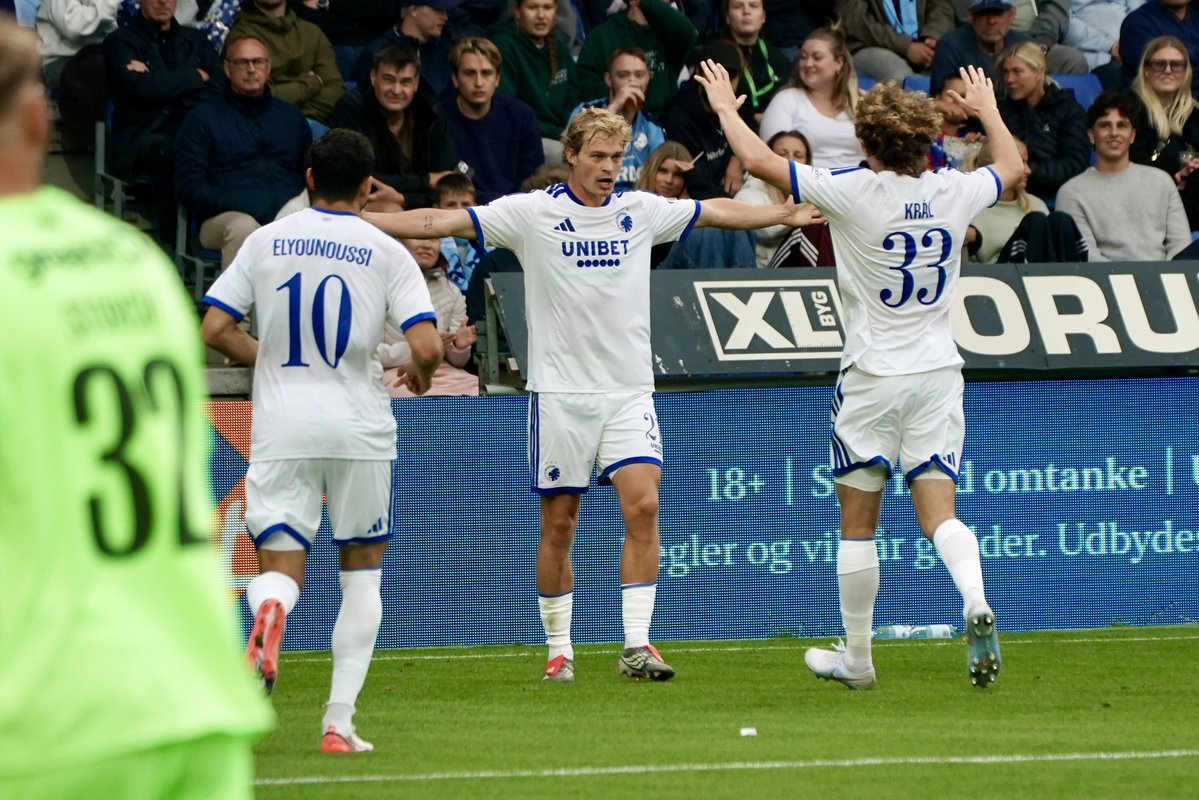 CphSundays's tweet photo. MADSEEEEEN!!!

⚽️💪🏻🤍💙 0-3

Fotos: Copenhagen Sundays 

#fcklive #sldk #rfcfck https://t.co/5g2DCeLI9N