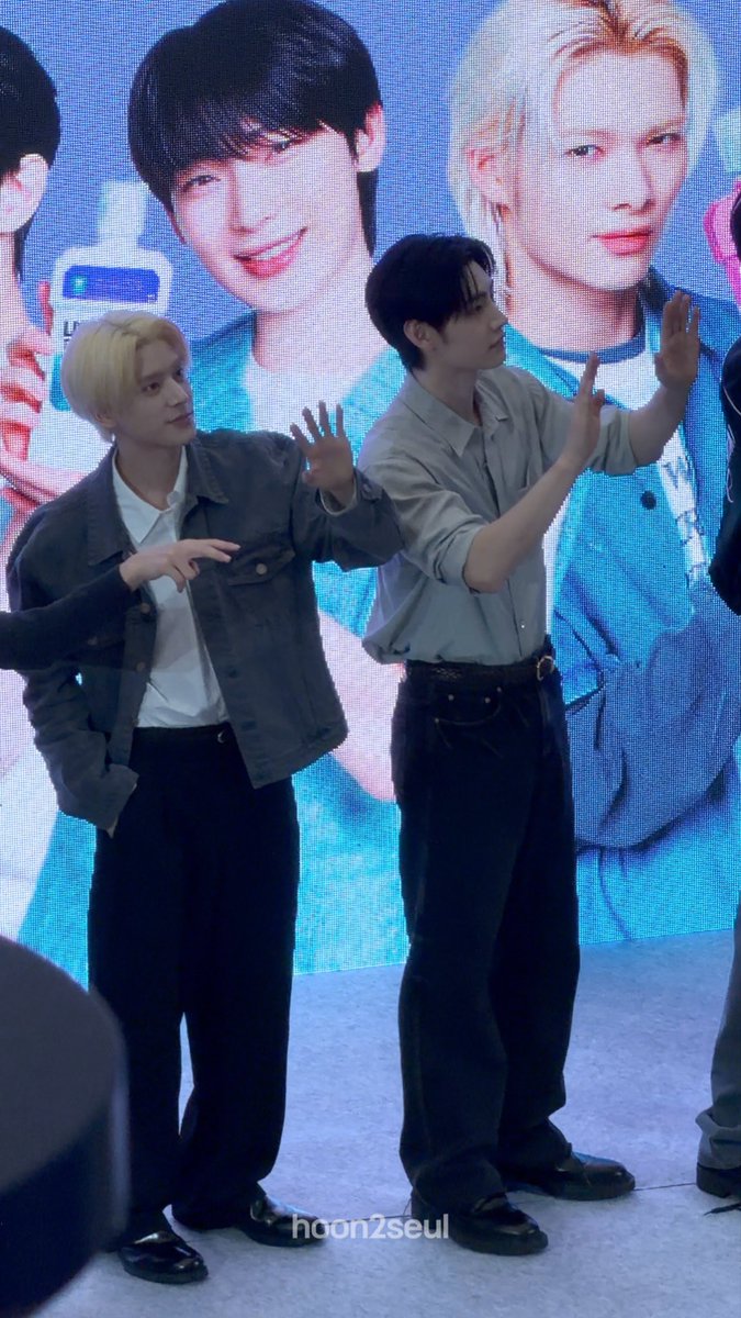 hoon2seul's tweet photo. 260816 댕이즈 🤍 https://t.co/LrIu8Uwe6r