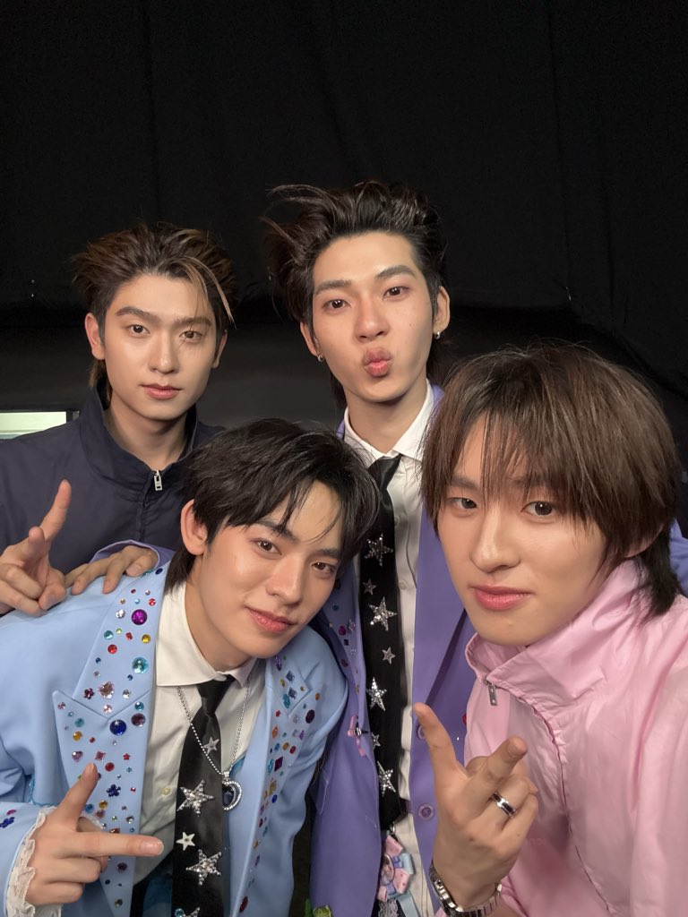 kongjiro_'s tweet photo. รักนะพวกอ้วนนนน

DUANG GO ROUND DAY2
#DuangConcertDay2 https://t.co/TAfJaoMZMu