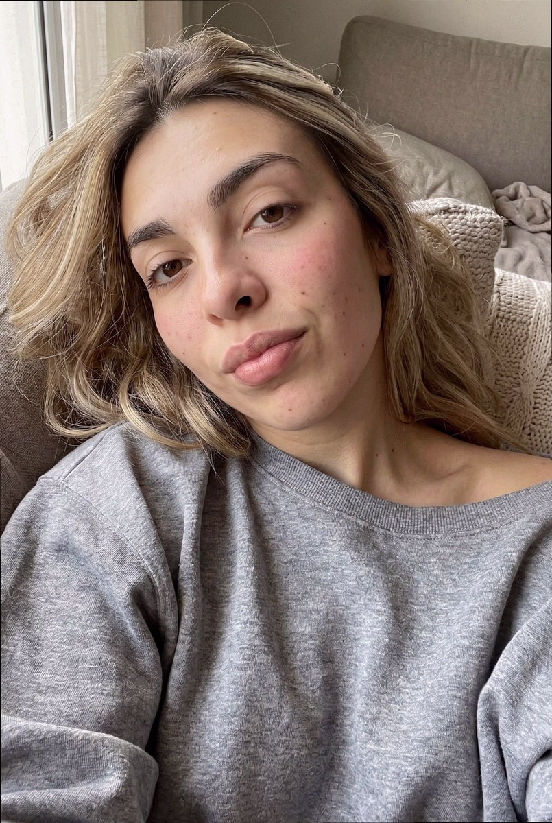 j_sofi2's tweet photo. lol would you swipe right? 👉 lol https://t.co/QsDzn6ioRa